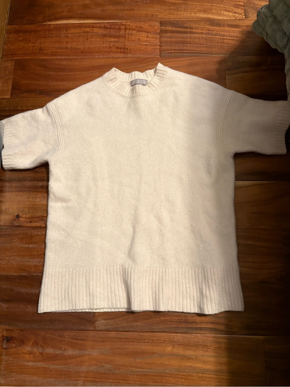 J Crew 100% Lambswool Sweater Small Cream Short Sleeve Knit Cozy Minimal (0612)
